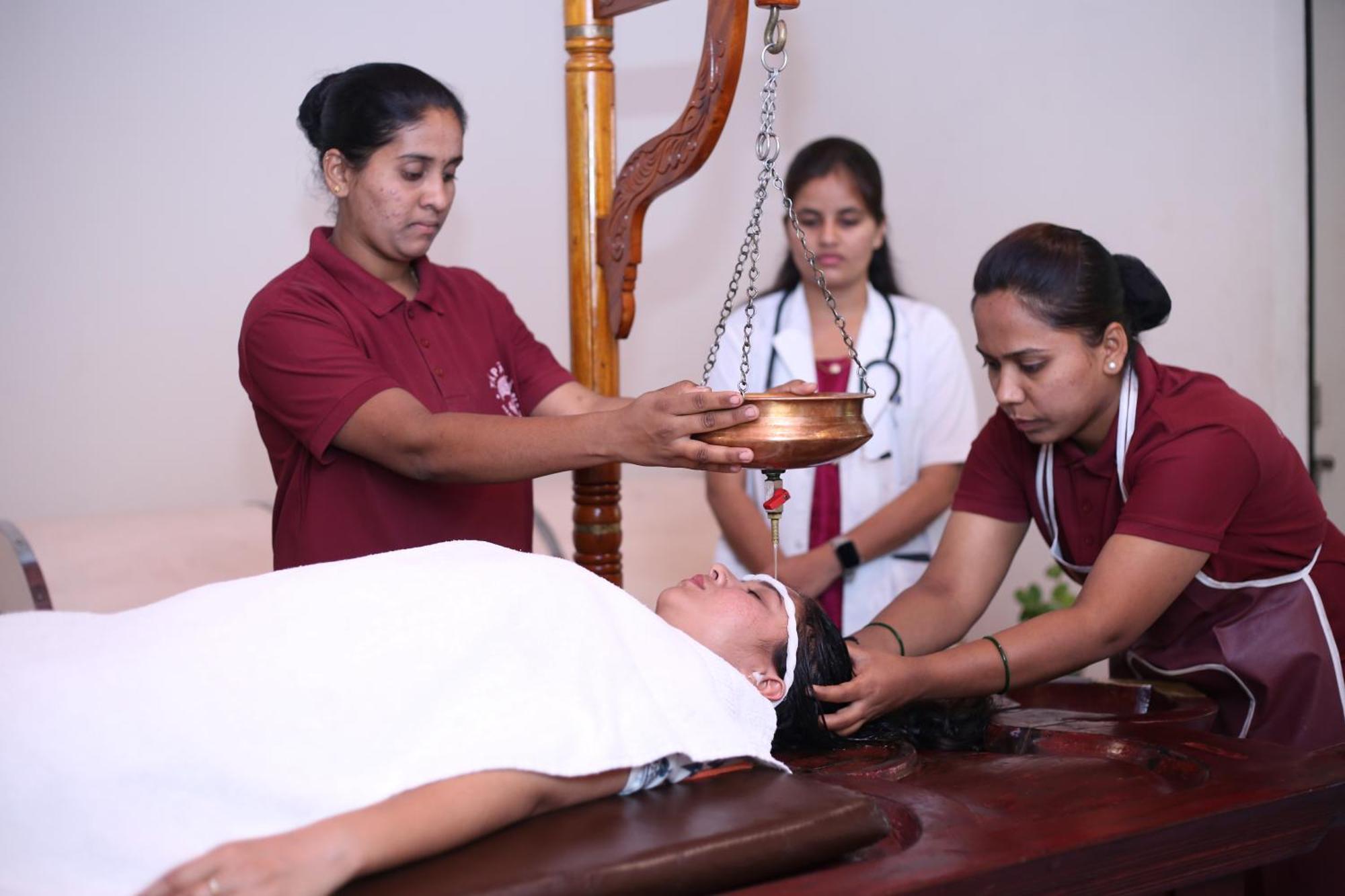 Tapasya Health & Wellness Hotel Jaysingpur Екстериор снимка