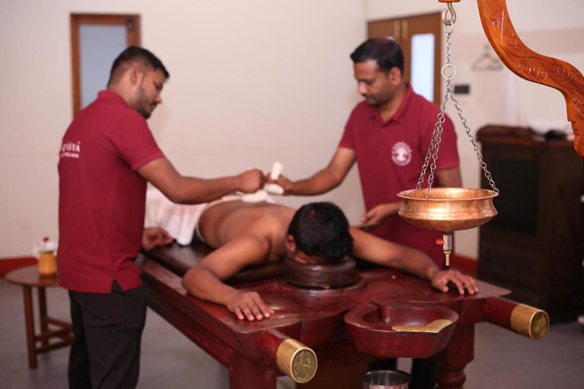 Tapasya Health & Wellness Hotel Jaysingpur Екстериор снимка